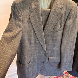 LAVIN PARIS Gray Men’s Blazer with Subtle Plaid Pattern